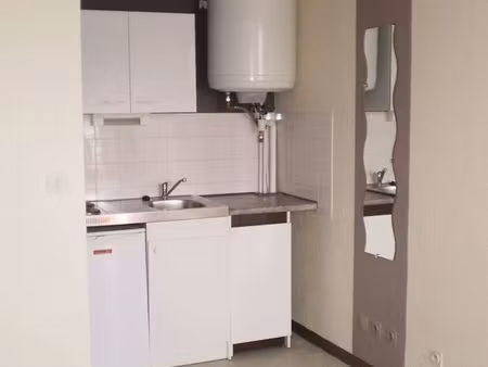 location studio avec parking entrée sécuriséee