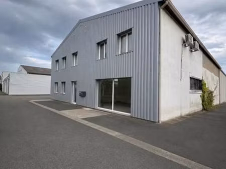 local commercial 1 000 m²