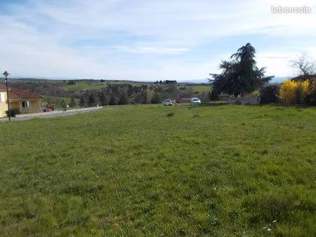 terrain constructible et viabilisé de 1200 m2