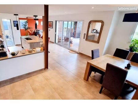 espace privatif en maison meublée (jardin & parking) – hardinvast / cherbourg – 600 tout c