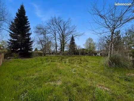 terrain 1 019 m² la brede
