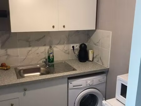 loue appartement meublé de 26m2 avec place de parking en sous-sol