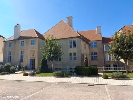 langres centre appartement f4 de 120m2