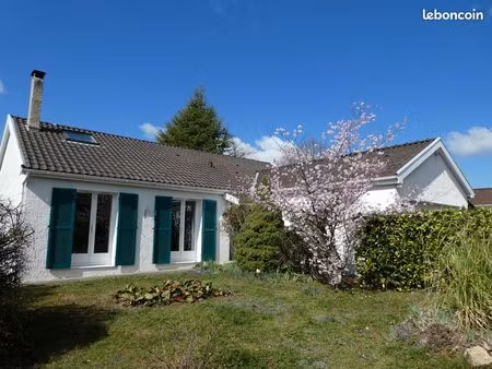 maison 5 pieces dans quartier résidentiel