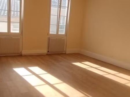 agen centre t2 73 m²