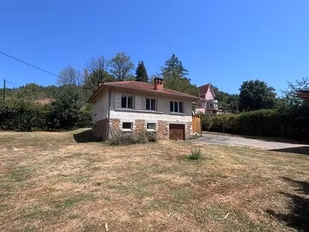 maison rénovée de 80 m² avec grand terrain de 3 000 m²  dépendance et carport photovoltaïq