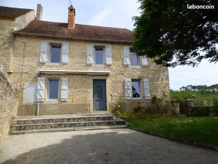 maison en pierre + grange et pigeonnier