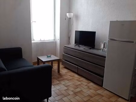 appartement 39 m2 meublé  spécial étudiant (ifsi  lycée..) ou stagiaire à l'année  à deux 