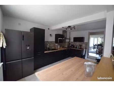 location maison de ville climatisée 120m² - agen - quartier gare