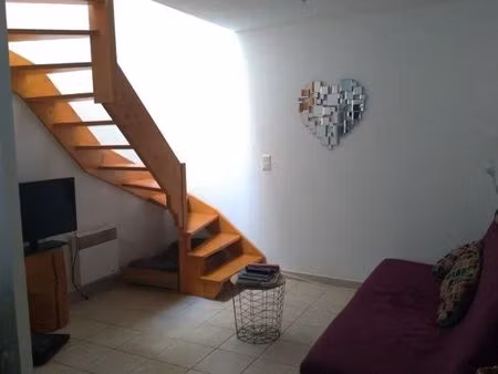 location maison de village