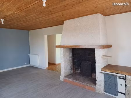 à louer – maison de campagne rénovée de 100 m² – 3 chambres – jardin  garage et dépendance