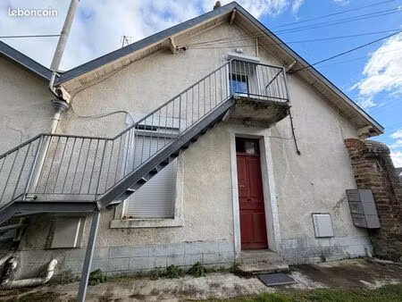 immeuble 4 pièces 63 m²