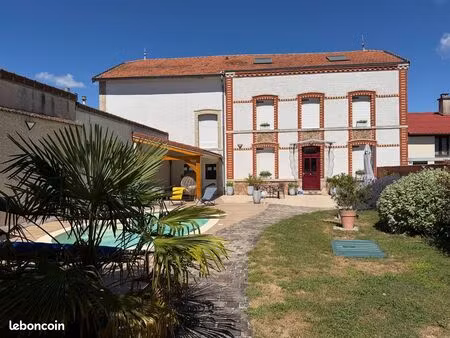 maison 8 pièces 279 m²