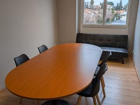 bureau 15 m² climatisé avec parking – idéal professions libérales