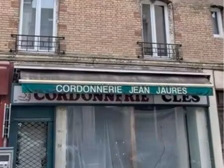 local commercial centre ville