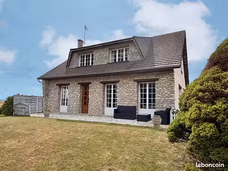 pavillon 8 pièces 160 m²