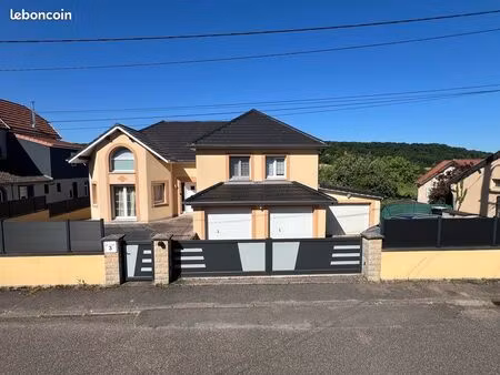 maison individuelle d’exception avec piscine intérieure – 250 m² – proche luxembourg