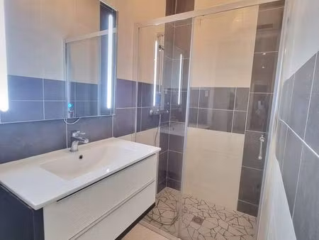 649 loyer appartement t3 + balcon + garage