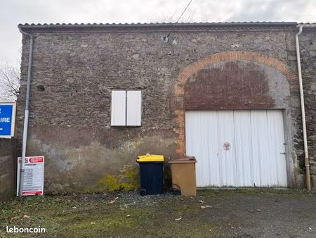 hangar 60 m² à louer – idéal stockage  camping-car ou artisan – cholet