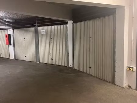 parking box fermé