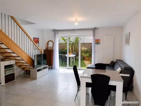 maison 3 chambres de 2018  78m² avec garage et parking - mérignac la forêt