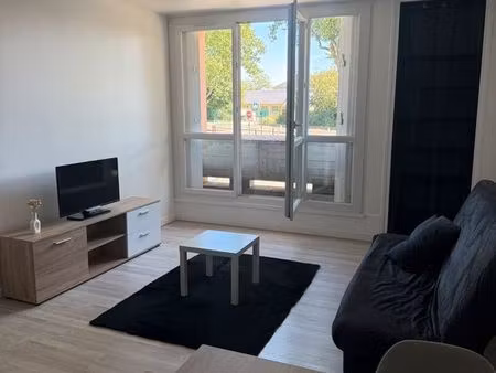 studio meuble de 32 m² - a louer