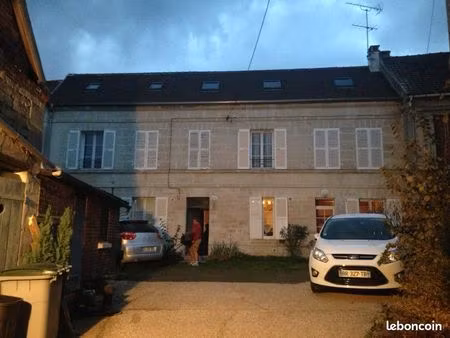 f3 centre ville neuilly /jardin/parking