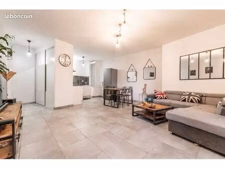 appartement meublé 70 m2 avec ascenseur
