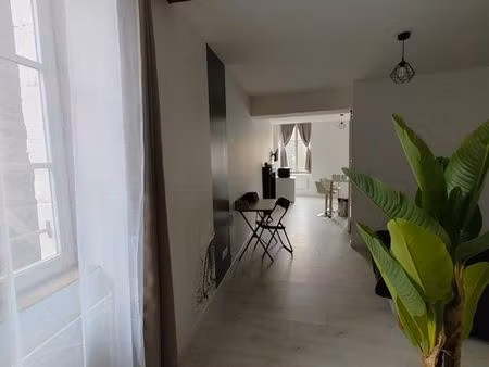grand studio meublé