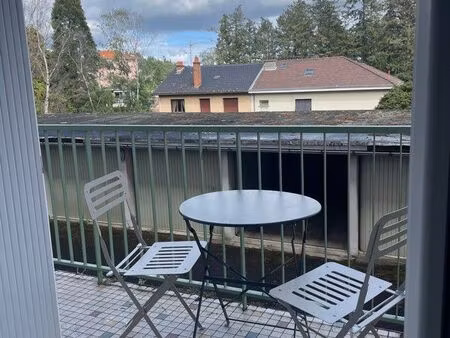 t2 meublé avec balcon et possibilité de garage