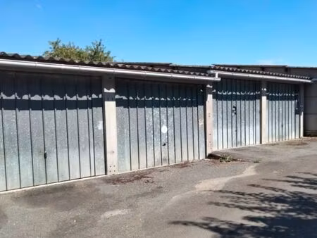 garage 15 m² - tbe - loc 360