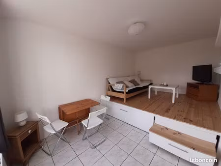 studio meublé en duplex – bas cenon – disponible à partir de début août