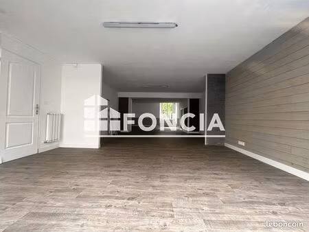 local commercial 71 m²