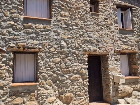 maison de village catalane