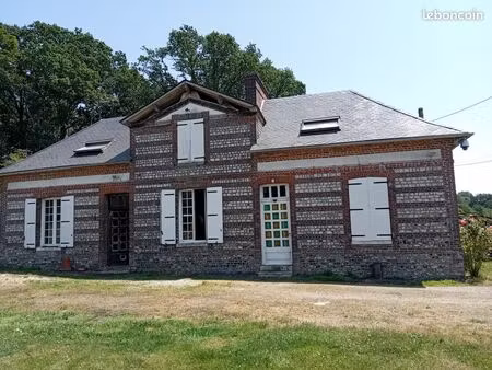 maison ancienne de caractère 150 m² – 1 800 m² de terrain – 10 min d'yvetot – 179 000