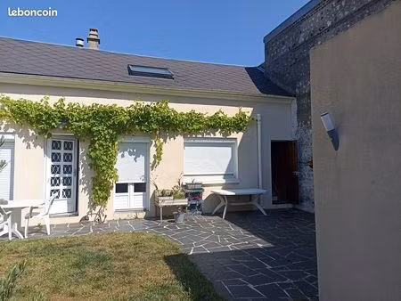 appartement f2 mansardé dans ma maison