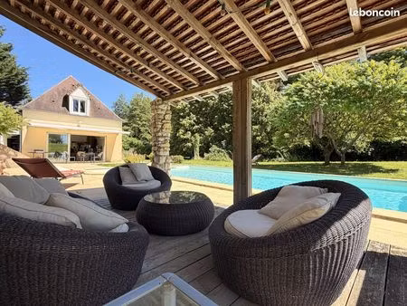 propriété avec piscine sur 3 5ha idéal chevaux et autres