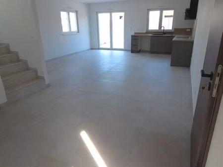 maison bi famille - 5 pièces - 104m²