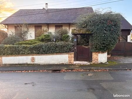maison proche commodités saint georges du bois