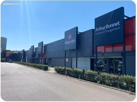 local commercial 437 m²