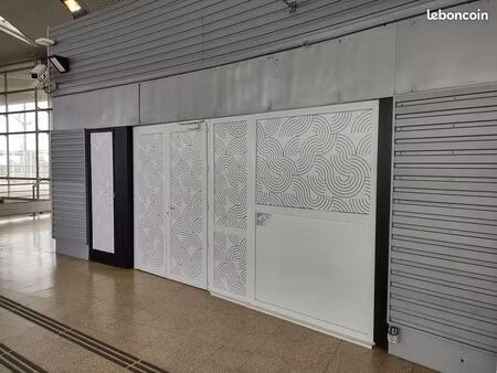 local d'activité 78 m²