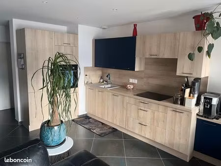 à vendre t4 traversant   2 jardins. bourg saint maurice