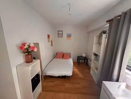 studio meublé au croisé laroche  résidence de standing