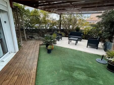 maison avec jardin et garage