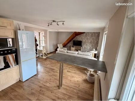 appartement t2 en duplex  centre village