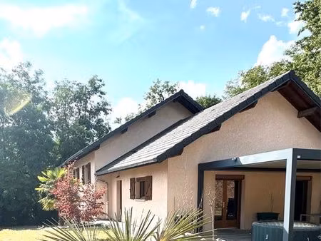 maison individuelle 180m2 utiles sur terrain de 732m2