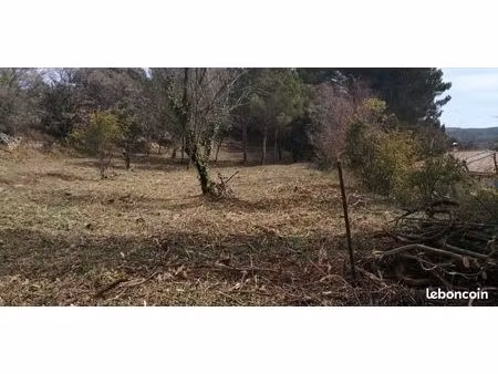terrain à bâtir de 1500 m² à la bastidonne (84)