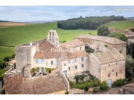 maison de village 8 pièces 700 m²