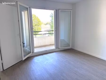 t2 34m2 + balcon parking piscine salle de sport