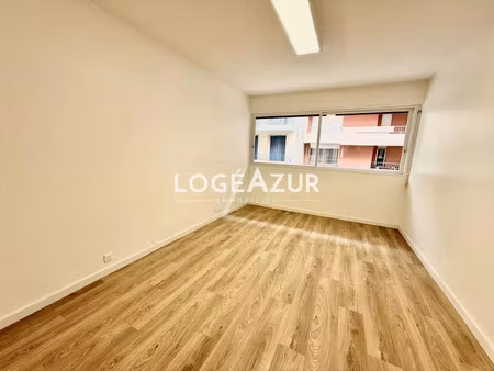 location bureau 4 pièces 55 m² à antibes (06600)